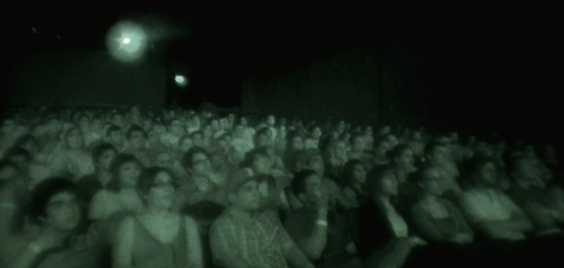 Publikum ser Paranormal Activity