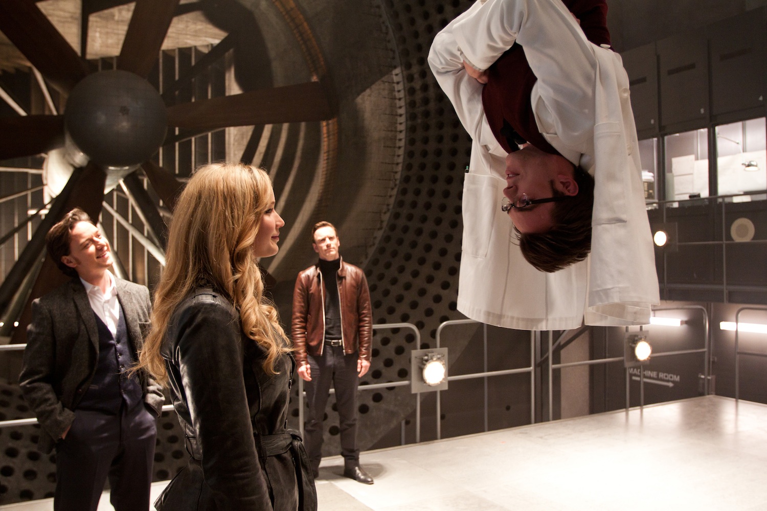 Jennifer Lawrence som Mystique og Nicholas Hoult som Beast