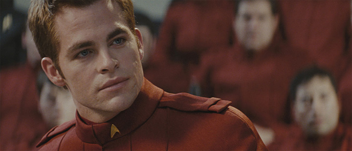 Et samlet Filmfrelst er enige om at stjerneskuddet Chris Pine gjør en strålende prestasjon i rollen som James T. Kirk.