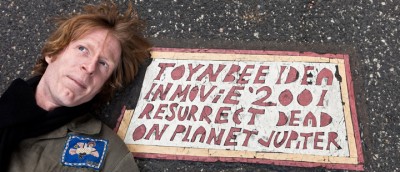 resurrect-dead-the-mystery-of-the-toynbee-tiles