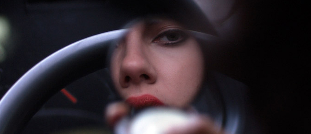 Scarlett Johansson lar klærne falle i mørk trailer til Jonathan Glazers Under the Skin