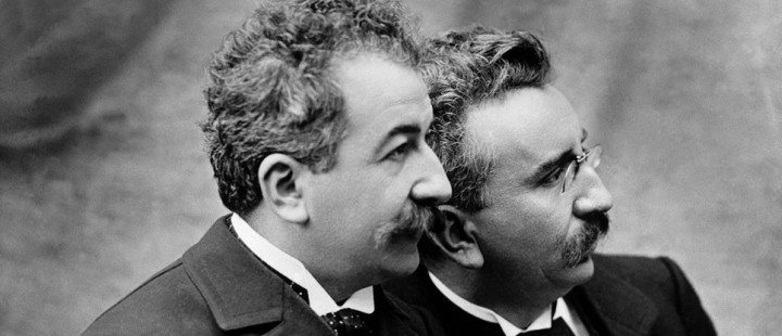 Ny utstilling hyller Lumière-brødrene i Paris – 120 år etter filmens fødsel