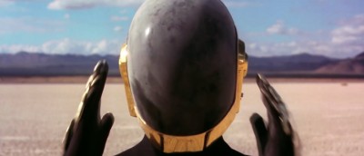 Traileren til dokumentaren Daft Punk Unchained hinter om at duoen kaster maskene