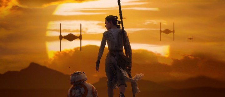 Rey og BB-8 i solnedgang