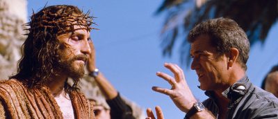 Jim Caviezel og Mel Gibson under opptakene av «The Passion of the Christ».