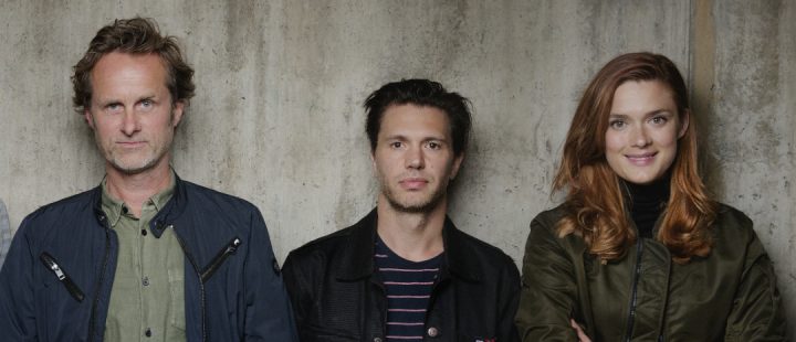 Fra venstre: regissør Jens Lien, med skuespillerne Nicolai Cleve Broch og Krista Kosonen.