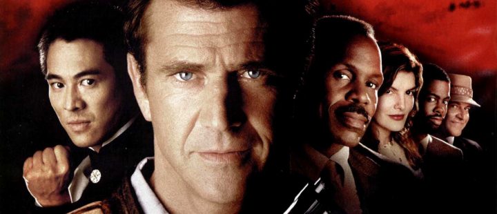 Utsnitt av plakaten til «Dødelig våpen 4» (1998).