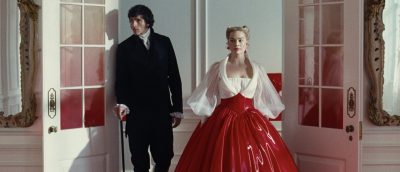 Stolthet og underkastelse i flotte kjoler: Emerald Fennells Wuthering Heights