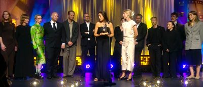 Produsent Maria Ekerhovd (Mer Film) tar imot prisen for beste film til «Affeksjonverdi», som vant åtte vel fortjente Amanda-statuetter.